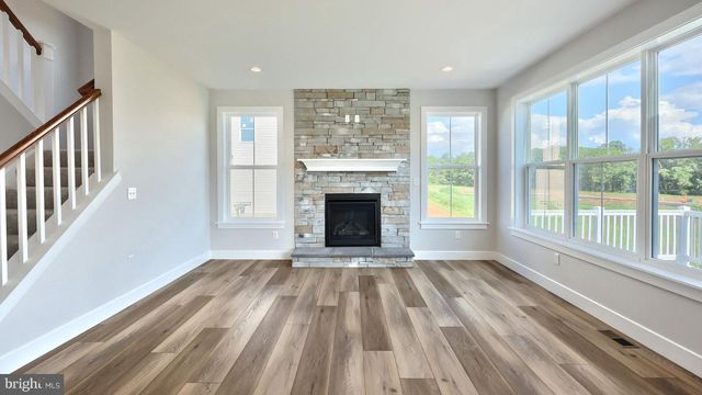 2231 S AUTUMN CHASE DR, Mechanicsburg, PA 17055