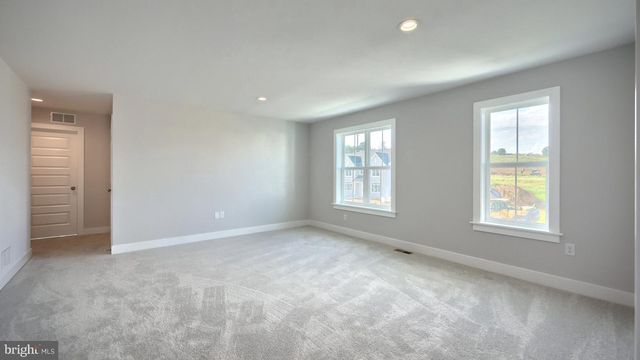 2231 S AUTUMN CHASE DR, Mechanicsburg, PA 17055