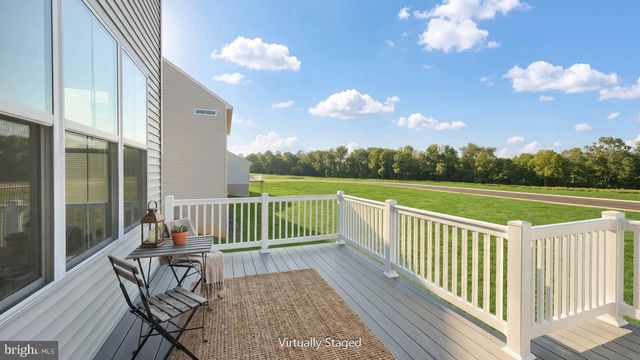 2231 S AUTUMN CHASE DR, Mechanicsburg, PA 17055