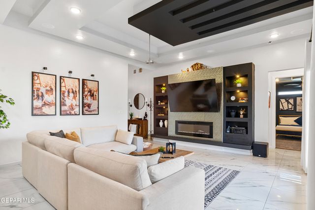 7785 Enchanted Trail Drive, El Paso, TX 79911