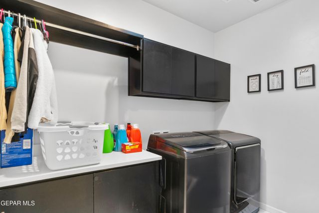 7785 Enchanted Trail Drive, El Paso, TX 79911