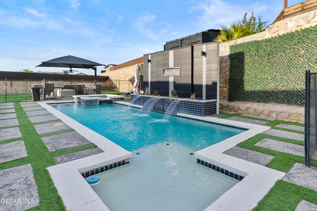 7785 Enchanted Trail Drive, El Paso, TX 79911