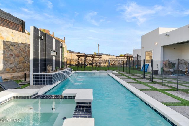 7785 Enchanted Trail Drive, El Paso, TX 79911