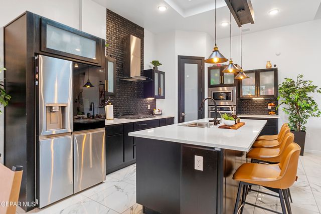 7785 Enchanted Trail Drive, El Paso, TX 79911