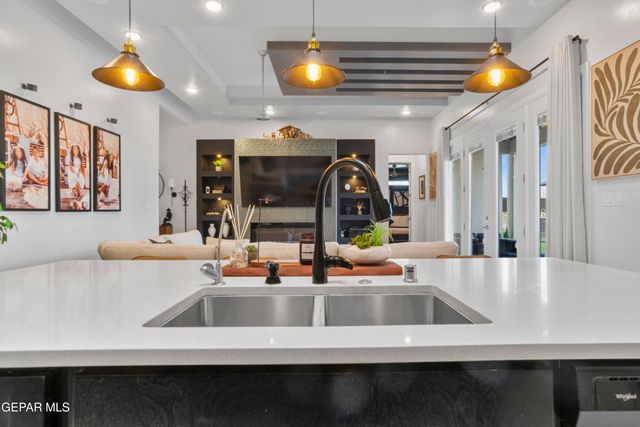 7785 Enchanted Trail Drive, El Paso, TX 79911