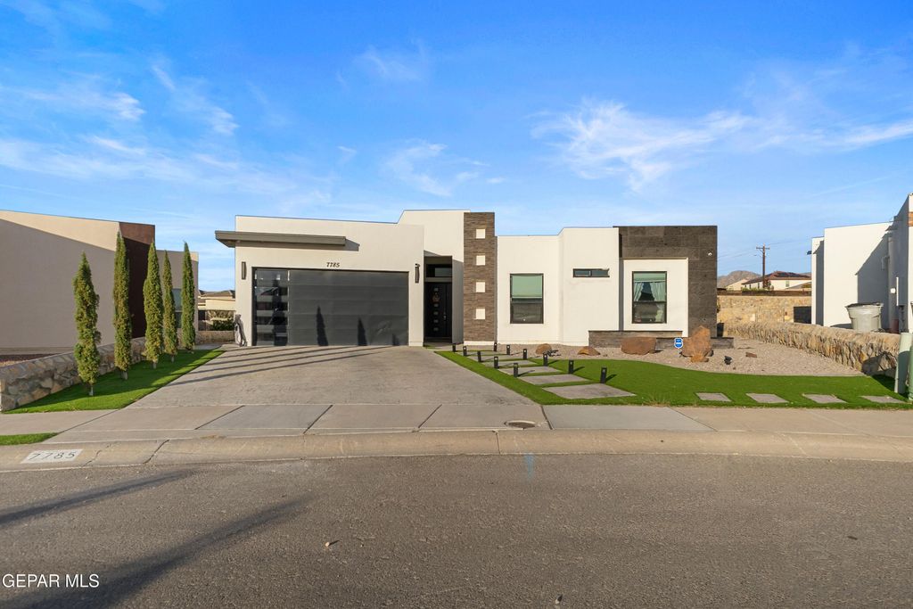 7785 Enchanted Trail Drive, El Paso, TX 79911