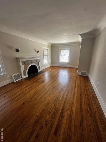 24 Utica Road, Pontiac, MI 48341