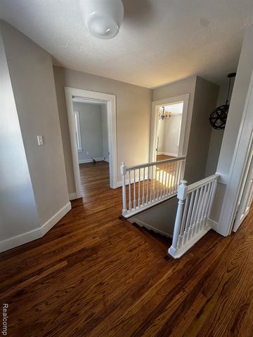 24 Utica Road, Pontiac, MI 48341