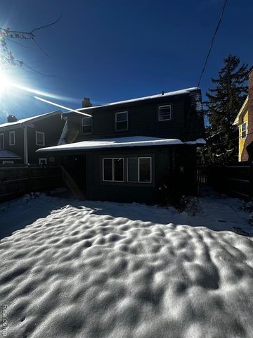 24 Utica Road, Pontiac, MI 48341