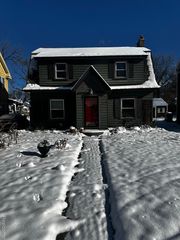 24 Utica Road, Pontiac, MI 48341