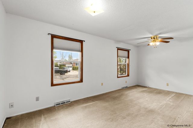 6134 KEVIN AVE, Cheyenne, WY 82009