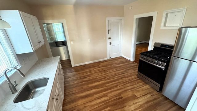 114 Fayerweather St 2, Cambridge, MA 02138