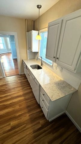 114 Fayerweather St 2, Cambridge, MA 02138