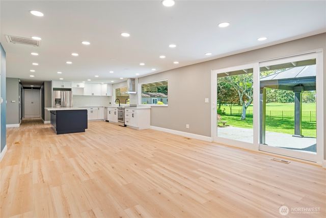 8001 Sapphire Drive SW, Lakewood, WA 98498