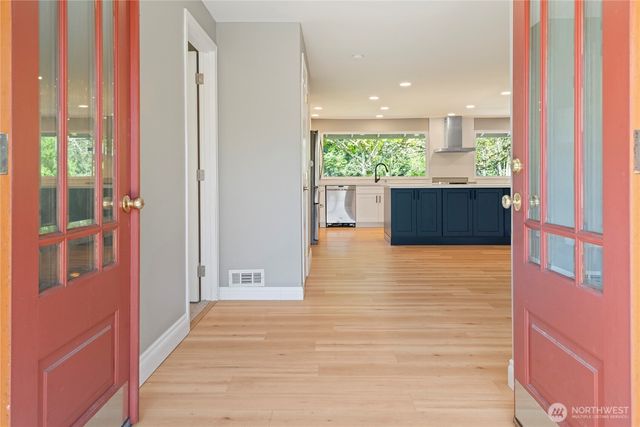 8001 Sapphire Drive SW, Lakewood, WA 98498