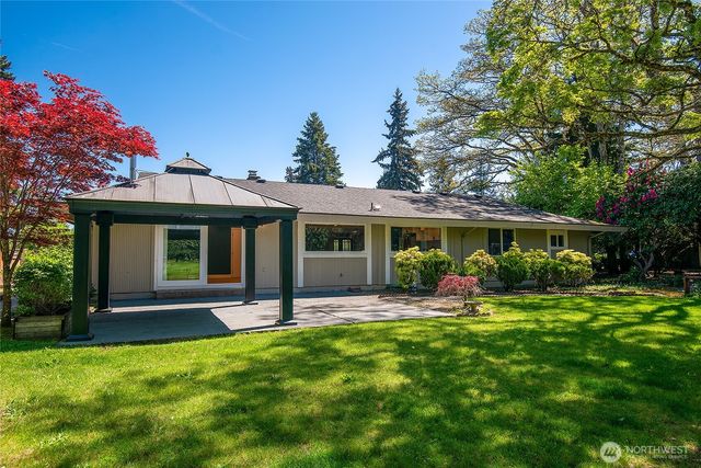 8001 Sapphire Drive SW, Lakewood, WA 98498
