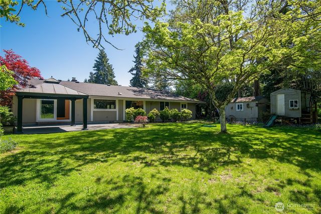 8001 Sapphire Drive SW, Lakewood, WA 98498