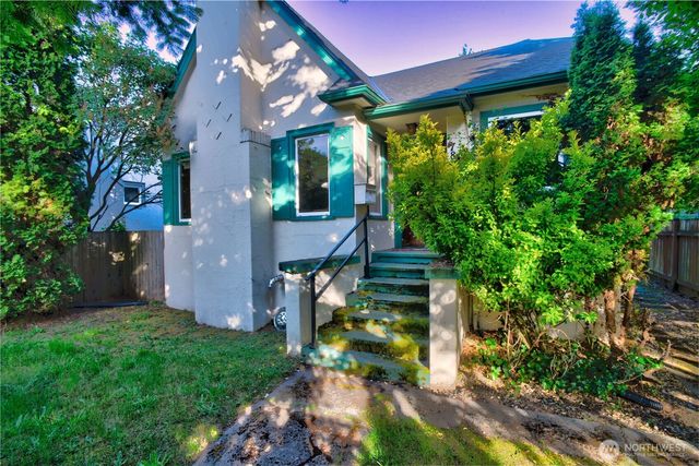 7818 NE Lake City Way NE, Seattle, WA 98115
