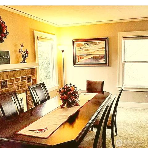 7818 NE Lake City Way NE, Seattle, WA 98115