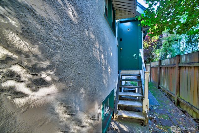 7818 NE Lake City Way NE, Seattle, WA 98115