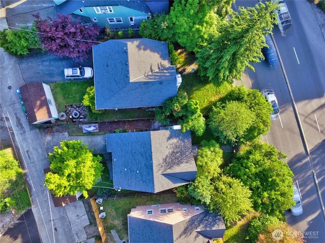 7818 NE Lake City Way NE, Seattle, WA 98115