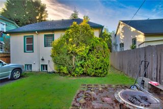 7818 NE Lake City Way NE, Seattle, WA 98115