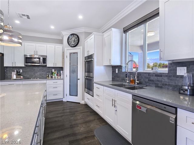 6611 Parkwood Court, Pahrump, NV 89061