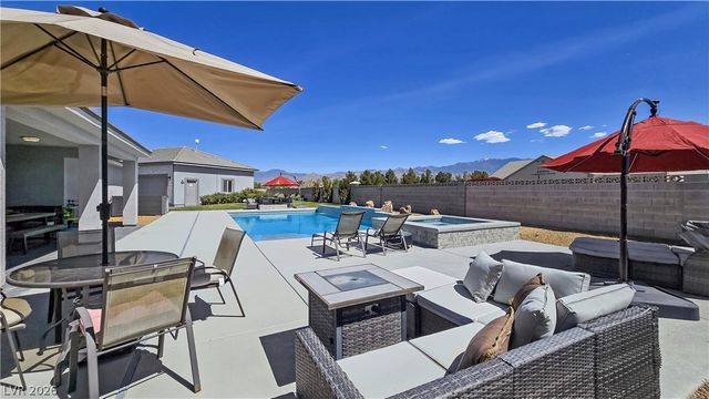 6611 Parkwood Court, Pahrump, NV 89061