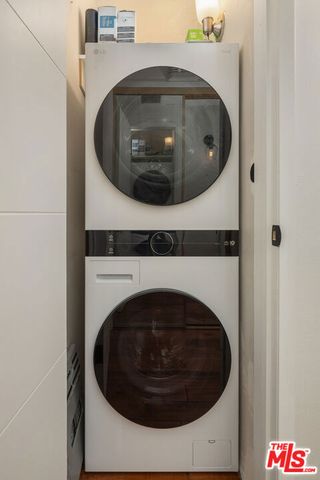 1221 N Kings Road 104, West Hollywood, CA 90069