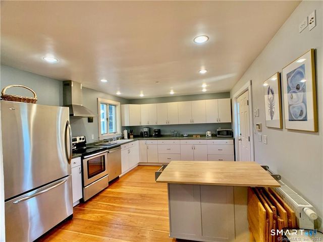 270 North Water Street, Stonington, CT 06378