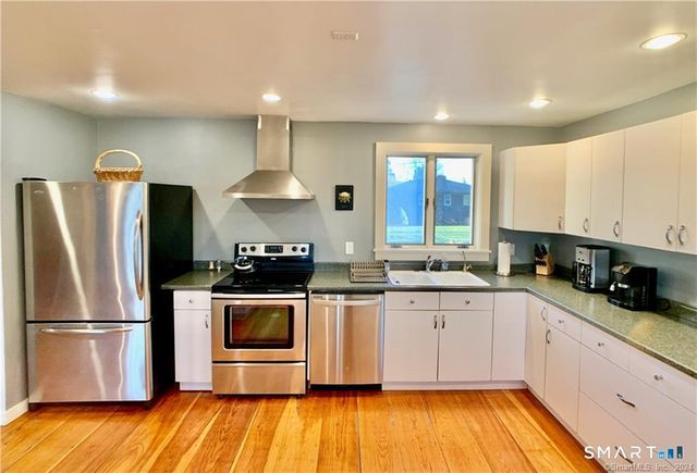 270 North Water Street, Stonington, CT 06378