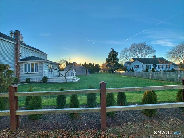 270 North Water Street, Stonington, CT 06378
