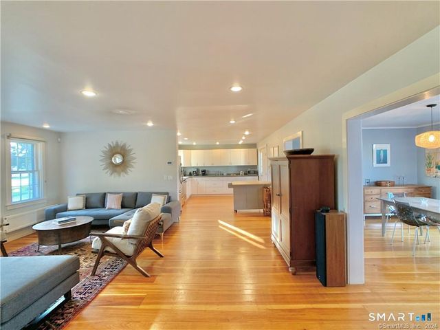 270 North Water Street, Stonington, CT 06378