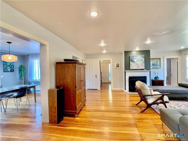 270 North Water Street, Stonington, CT 06378