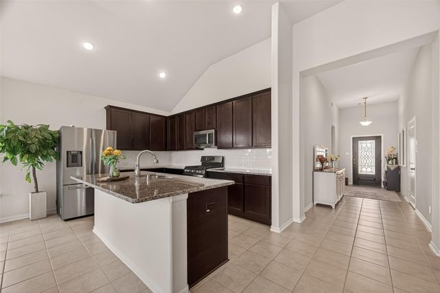 4519 Crescent Lake Circle, Baytown, TX 77521