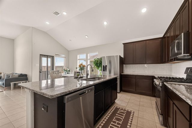 4519 Crescent Lake Circle, Baytown, TX 77521