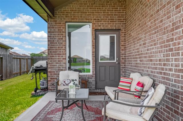 4519 Crescent Lake Circle, Baytown, TX 77521