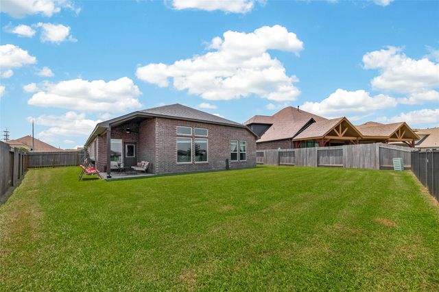 4519 Crescent Lake Circle, Baytown, TX 77521