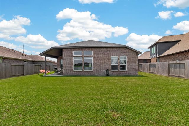 4519 Crescent Lake Circle, Baytown, TX 77521