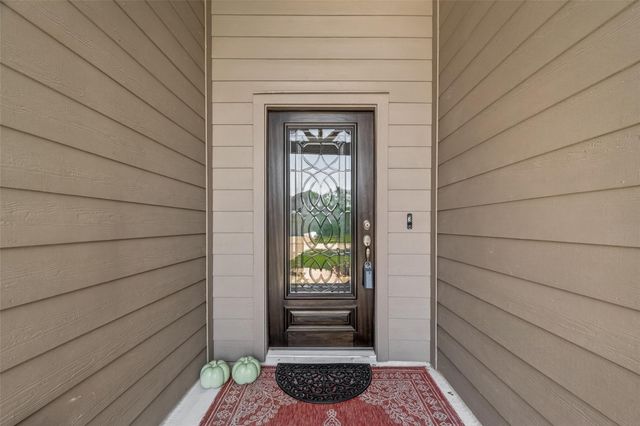 4519 Crescent Lake Circle, Baytown, TX 77521