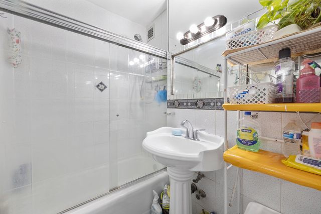 61-20 Grand Central Parkway #A901, Forest Hills, NY 11375