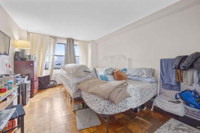 61-20 Grand Central Parkway #A901, Forest Hills, NY 11375