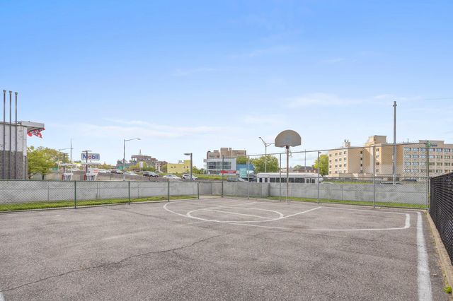 61-20 Grand Central Parkway #A901, Forest Hills, NY 11375
