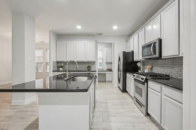 90 Panterra Way, The Woodlands, TX 77382