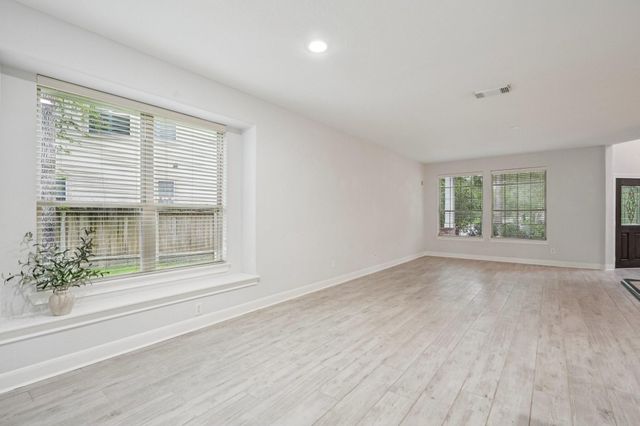 90 Panterra Way, The Woodlands, TX 77382