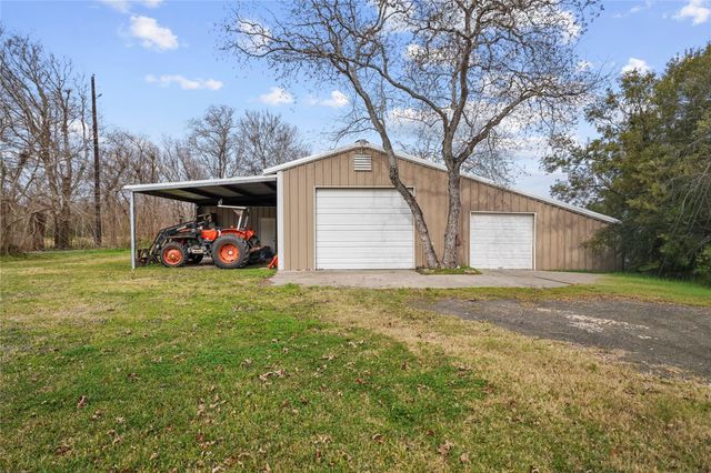 19645 Nordt Road, Damon, TX 77430