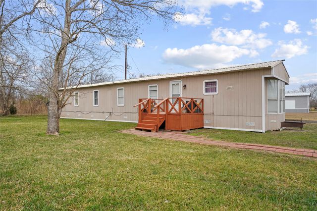 19645 Nordt Road, Damon, TX 77430