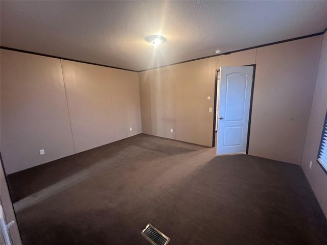 19645 Nordt Road, Damon, TX 77430