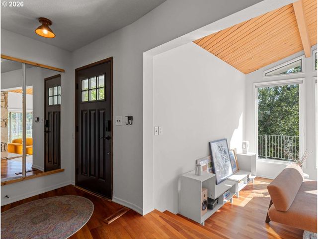 2345 Ne RIDGEWOOD Dr, Portland, OR 97212