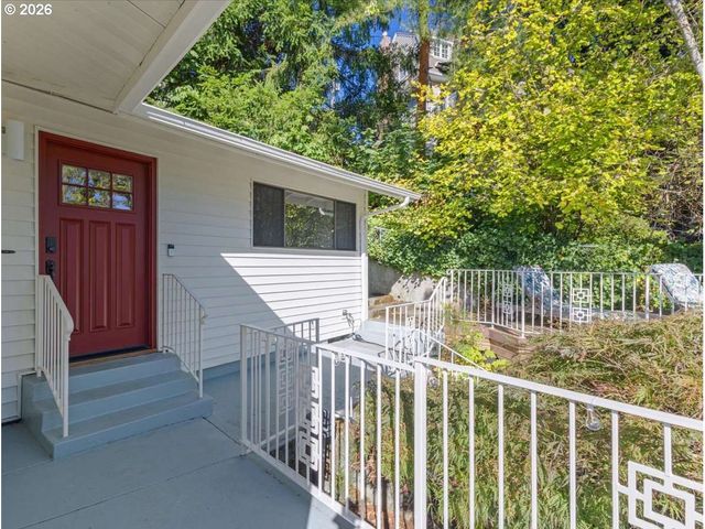 2345 Ne RIDGEWOOD Dr, Portland, OR 97212